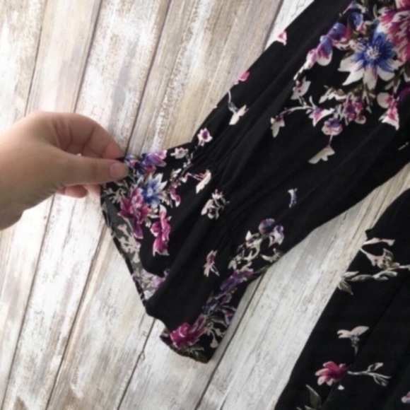 Entro Black Floral Blouse - Picture 2 of 4